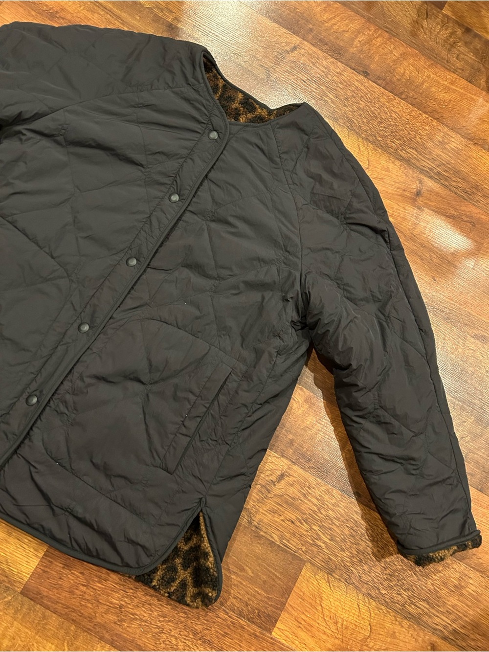 AYR Women's Reversible Fleece Coat in Leopard Print and Black Small - The Chalet - Picture 8 of 10